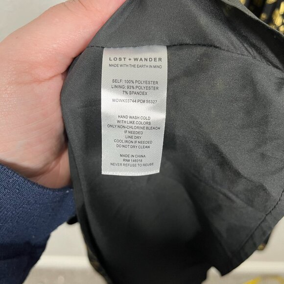 Lost + Wander Gold Metallic and Black Pleated Sleeveless Midi Dress - Picture 9 of 14